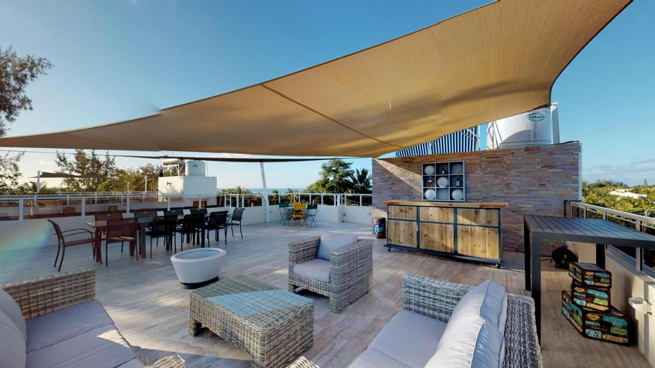 Penthouse - Private Roof Terrace - Sea & Mountain View Apartment Grand Baie Exterior photo